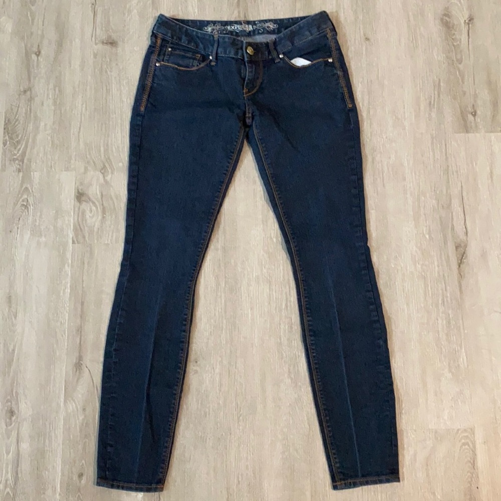 Express size 4 low rise jeans